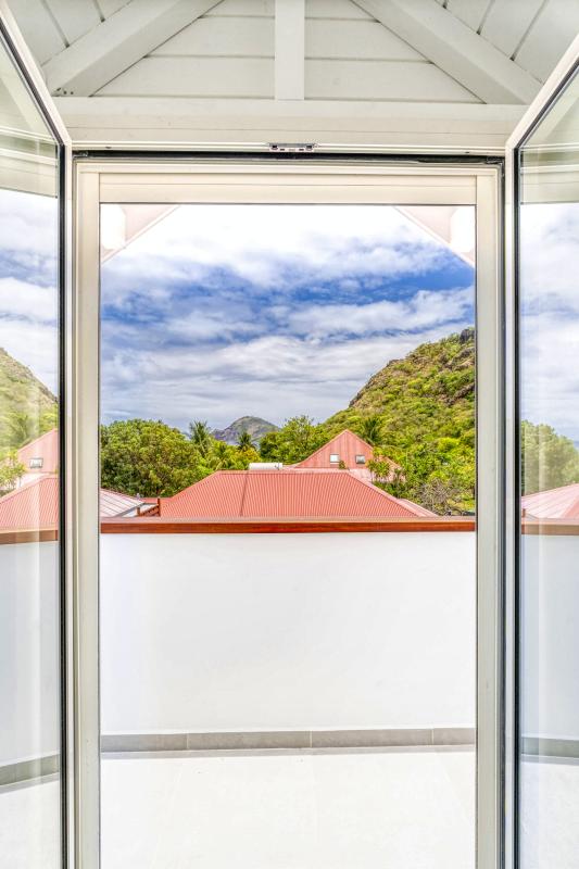 27.A louer villa avec piscine et Terre de haut Les Saintes